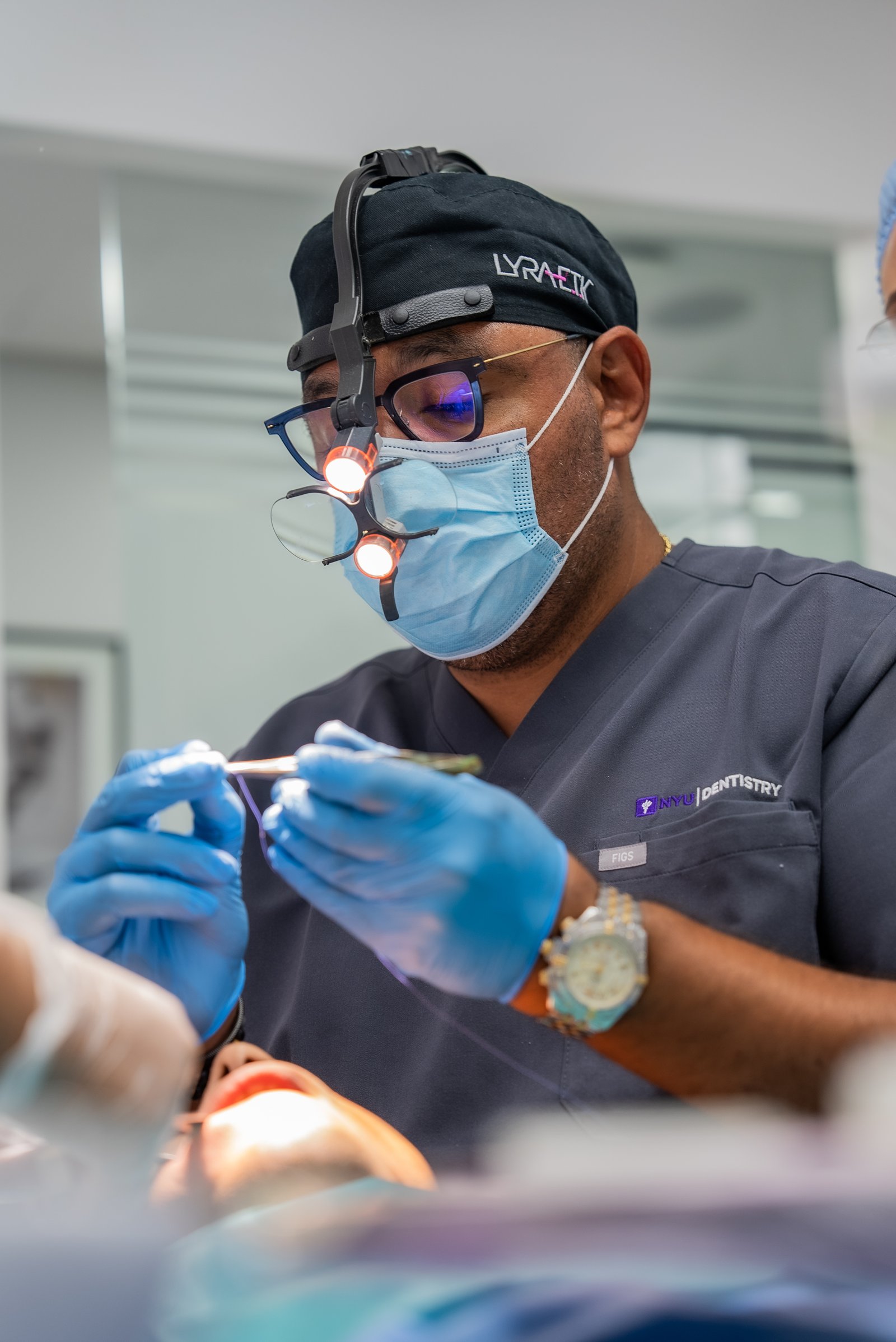 Dr ALAMI MOUDNI en consultation